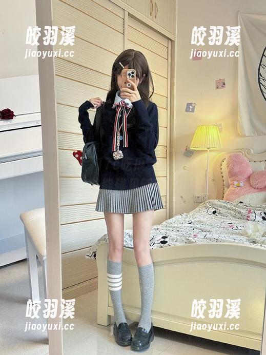 17c吃瓜 “17c吃瓜”导航:瓜田里摸索,总能碰见新奇事儿!
