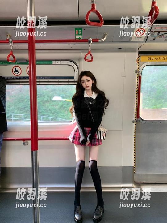 一趟视频之旅在17免费吃瓜，轻松Get到八卦！