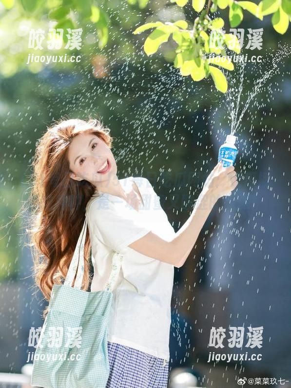 51每日吃瓜网站：大瓜娜娜的种种，是一场甜蜜又酸涩的瓜旅！