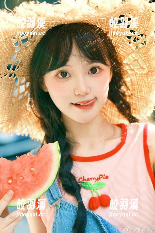 91今日吃瓜 “91今日吃瓜”:观看瓜圈大佬们的花式互动,以及我莫名其妙的投入感。