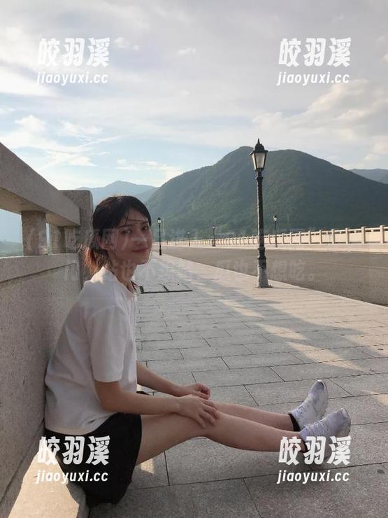 一旦进入“91吃瓜网”传送门，站也不想站，瓜也不想吃。