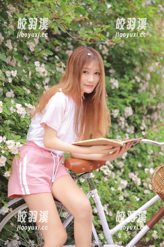 观看“ccgg.me”时，我是不是最近也开始有些小窥探癖了？