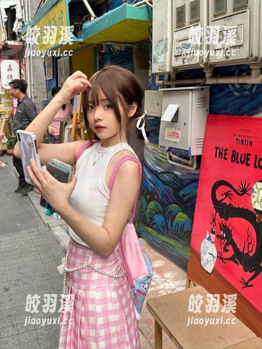 hl 发现在“hls09.cc”上,流行一种“永久”的风格,仿佛所有人都在演绎复杂的表演,哈哈