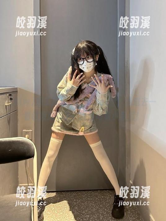 hlw 朋友推荐“hlw.bet”,点进去一看链接就惊了,眼里闪着小星星!