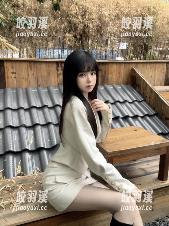 九一吃瓜 下载了“九一吃瓜”app,想喝点茶,结果却全是超甜的瓜,我的心情被撩得七上八下的。