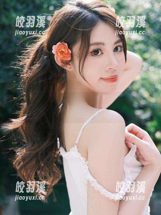吃瓜网 在等待吃瓜网入口的下载时,我的思绪飘向了远方...