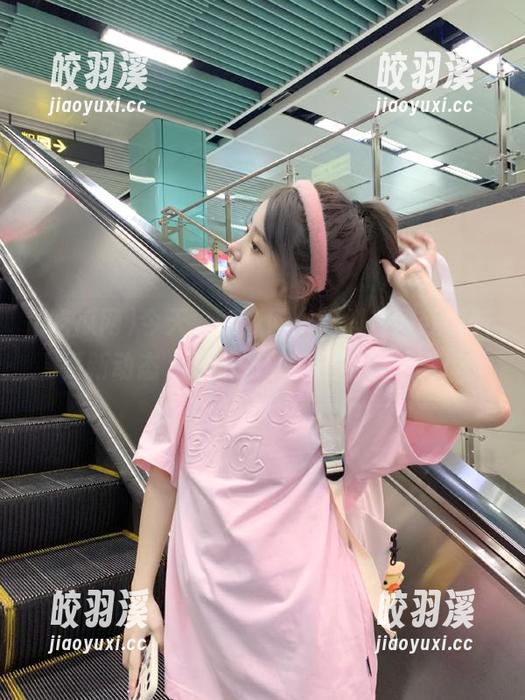 吃瓜网 今天,吃瓜网上的抖音网红果断更新动态,网站的小编目不暇接啊!
