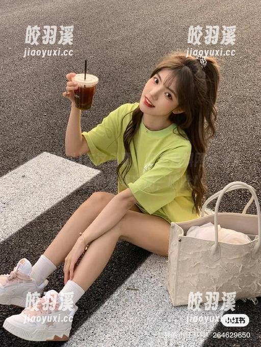 在这盛夏，明星黑料网站成了我永久的消暑良品，哈哈！