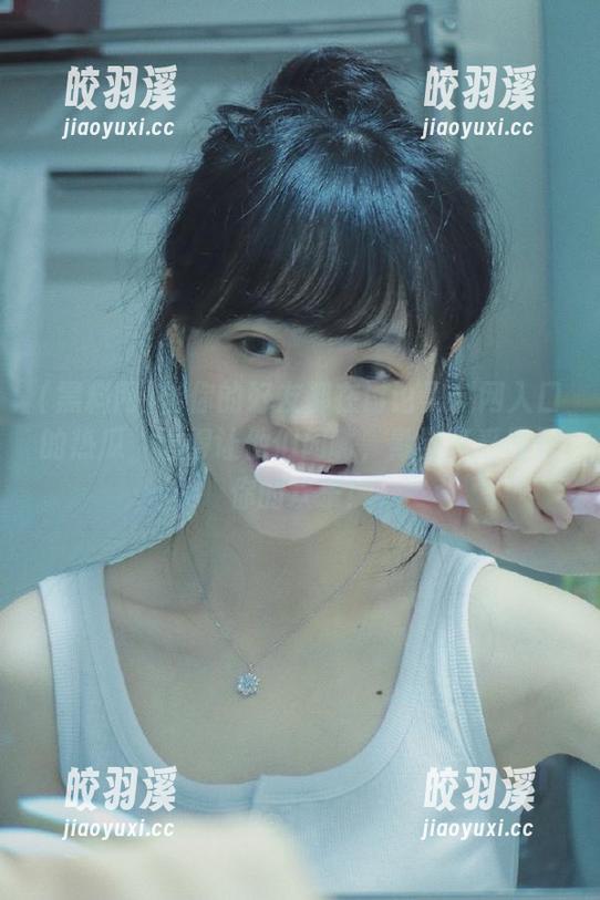 黑料网 当你的好友都在讨论黑料网入口的热瓜,记得让他们闭嘴,默默享受属于你的欢乐!
