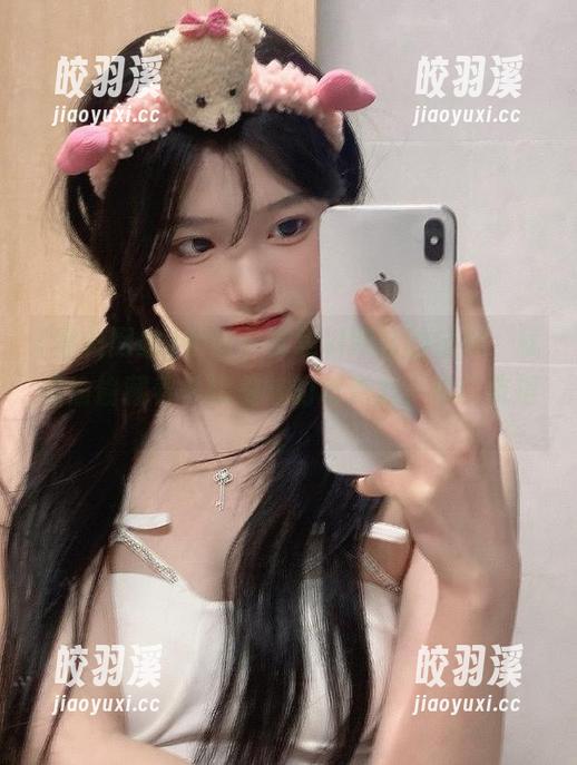 黑料网站 偷偷分享黑料网站的链接,就像偷偷藏着一块美味的巧克力,难以抗拒。